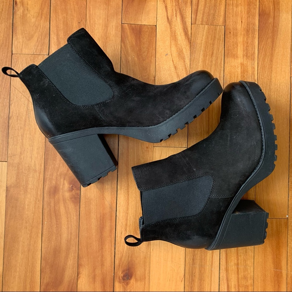 EUC Block-heeled Bootie